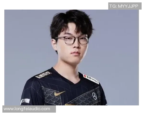 Bin上单统治赛场以无解操作再度证明自己是团队最可靠的胜利引擎